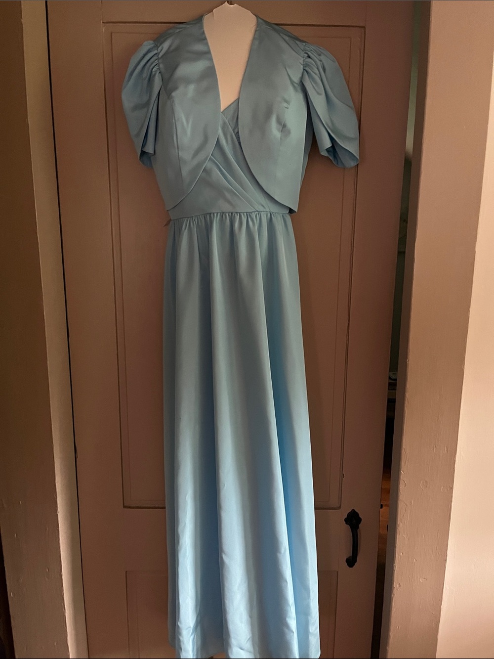 Light Blue Women’s Puff-Sleeve Maxi Dress